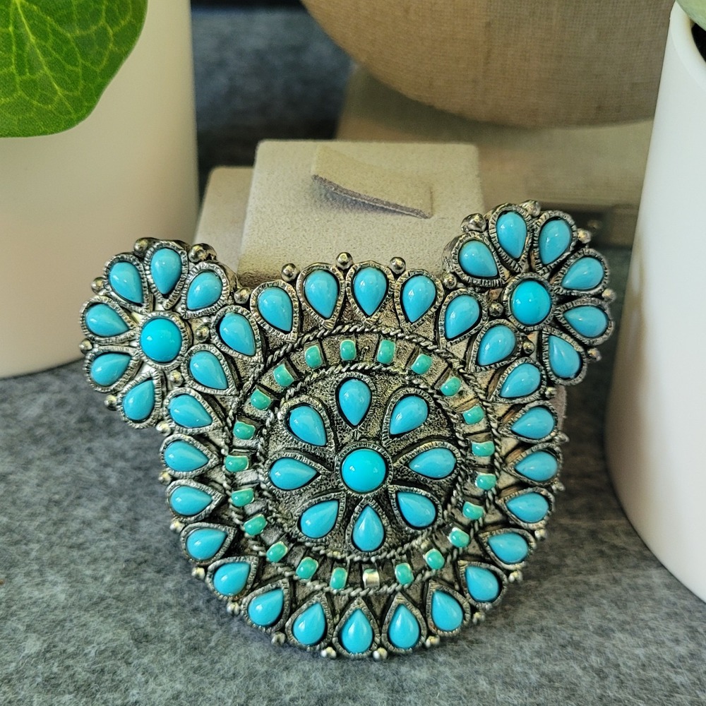 Southwestern Turquoise Color Cabochon Statement Pendant Floral Cluster Bear